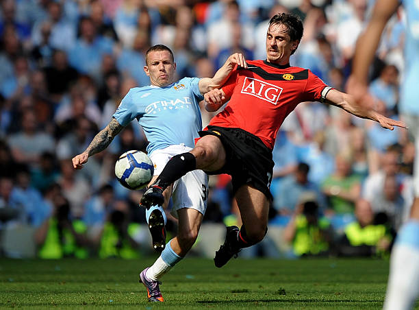 并通过年轻 并通过年轻